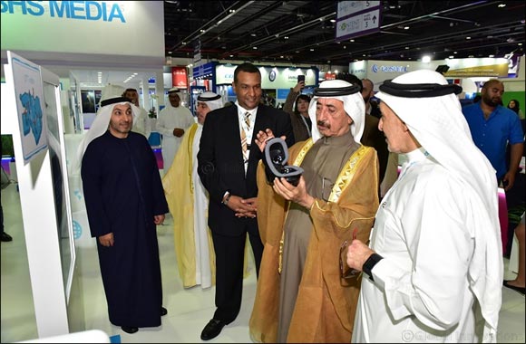 His Highness Sheikh Hasher bin Maktoum bin Juma Al Maktoum Visits du's Stand on Day One of CABSAT 2018