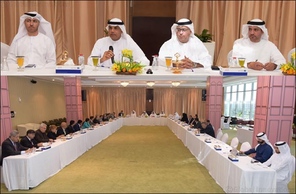 Dubai Customs discusses means of growth with businesses in Dubai