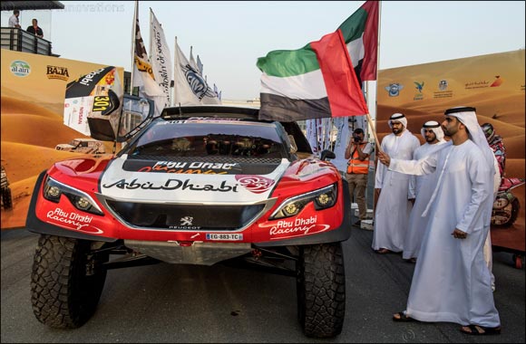 Sheikh Mansoor flags off competitors in Dubai International Baja