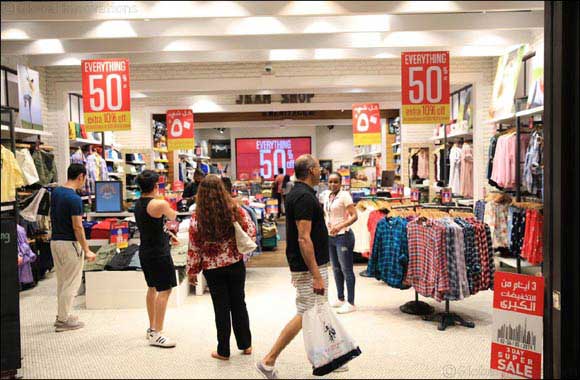 Shoppers Head to the Malls in Excitement for  3 Day Super Sale's Opening Day