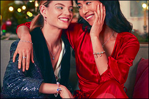 To the Moon and Back: Pandora's new Moments Collection Celebrates Togetherness this Season