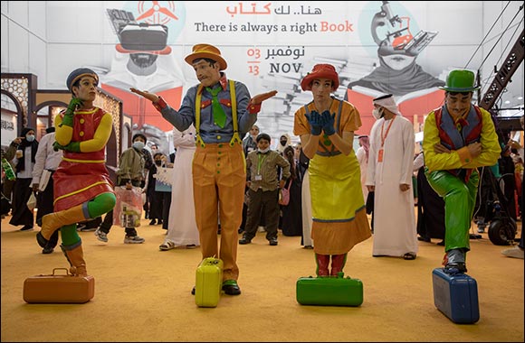 Live Comic Mime Encourages Visitors to Read at SIBF 2021