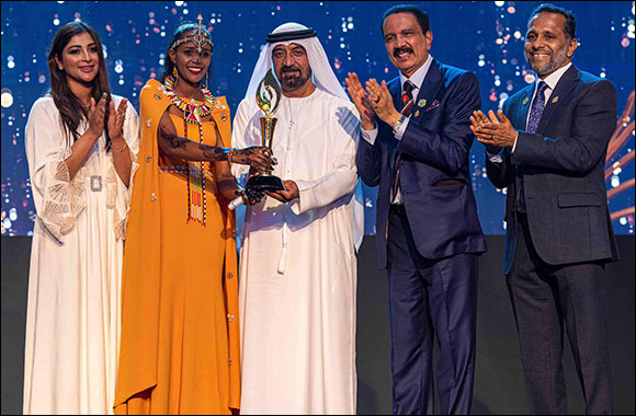 Ahmed bin Saeed Honours the Winner of the first Aster Guardians Global Nursing Award 2022
