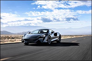 McLaren Artura captivates UAE Car Enthusiasts and Displays its Credentials ahead of first Deliveries
