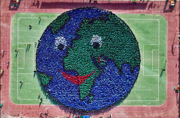 Redefining Excellence: India International School, Sharjah, Leaves a mark in History with 'The Largest Human Image of The Planet Earth'
