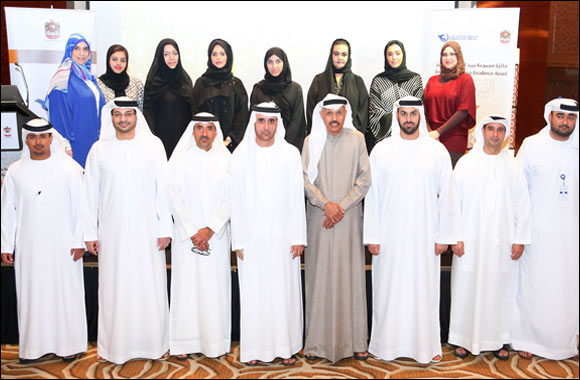 Emirates Post Group honours outstanding performers at Excellence Awards 2015 ceremony
