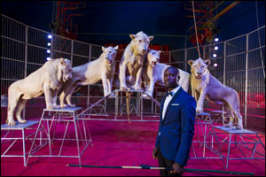 Roll up, roll up for the Great Vegas Show at Bawabat Al Sharq Mall!
