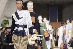 LOEWE Women's Fall Winter 2016