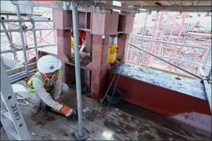 Final de-propping work on roof of Midfield Terminal Building complete