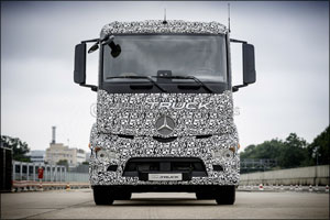 Mercedes-Benz is presenting the first fully electric truck for heavy distribution operations