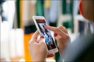 When fashion meets technology - Huawei powers the Faux showroom at Paris Fashion Week