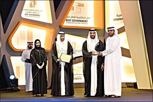 Dubai Customs' Director of Communication Department wins the Sharjah Government Communication Award
