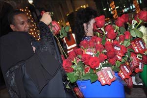 “1 Million Roses for the Love of the Prophet (PBUH)” campaign concludes at Abu Dhabi's Al Wahda Mall