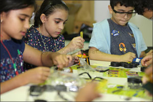 Kids Build Solar Powered Vehicles at SIBF 2017