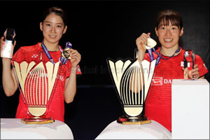 Axelsen Defends Title, Sindhu Falls to Yamaguchi