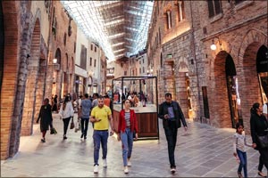 Village Street Sale at The Outlet Village offers designer outfits at great prices