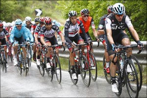 Aru Impressed with Team Spirit as Italian Champion Secures Top Ten Finish