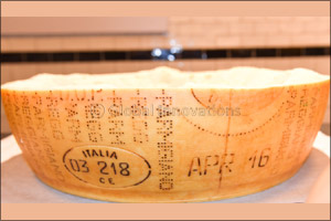 Parmigiano Reggiano Consortium joins FICO Eataly World in Dubai on a business mission organised by the Emilia-Romagna Region
