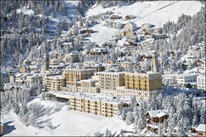 Fresh island breeze in Switzerland? Get to know the most surprising experiences in Switzerland from Lakefront fun in summers to alpine wonderland in winter!