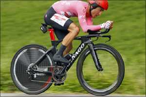 Perfect in Pink: Conti Takes Leaders Jersey Into Rest Day