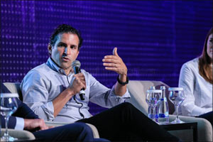 GITEX hosts global AI expert, international CEOs and honours retail, smart city and startup leaders