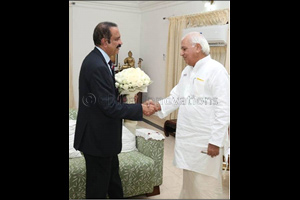 Dr Azad Moopen, Founder Chairman & MD, Aster DM Healthcare meets the Governor of Kerala, Mr Arif Muhammad Khan at Raj Bhavan, Thiruvananthapuram, Kerala