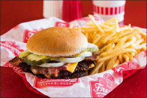 Freddy's Nakheel Mall Now Open