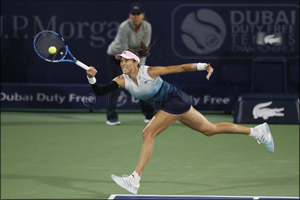 Simona Halep Survives a Thriller At Dubai Duty Free Tennis Championships