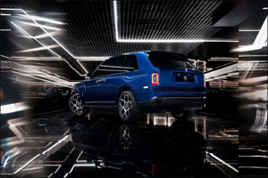Rolls-Royce Black Badge Cullinan Dominates the Night