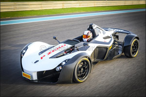 Supercar Owners Descend on Yas Marina Circuit for Unrivalled Pirelli P Zero Experience