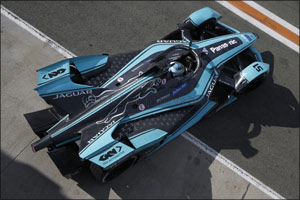James Calado and His Engineers Discuss Teamwork in Formula E