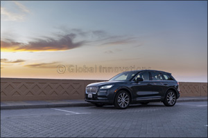 Art in Motion: Lincoln Corsair's Exquisitely Contoured Lines and Expressive Architecture Create a Virtual Moving Sculpture