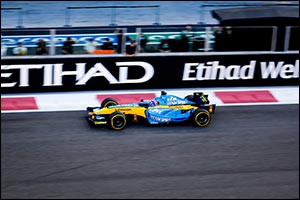Fernando Alonso Took to Yas Marina Circuit in His Iconic 2005 V10-engined R25 Renault