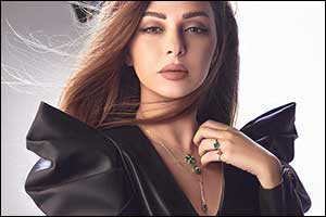 L'azurde Unveils New Instyle Collection with the Queen of Stage Myriam Fares