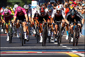 Gaviria Podiums on Fast Finish to Reggio Emilia