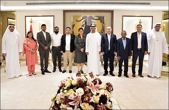 Dubai Customs Honors Distinguished Clients in Monthly Ceremony