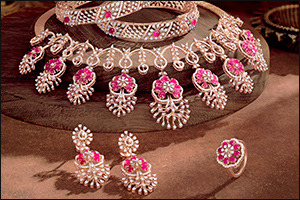 “Golden Gift” Offers from Malabar Gold & Diamonds; Get Assured Gold Coins on Jewellery Purchase