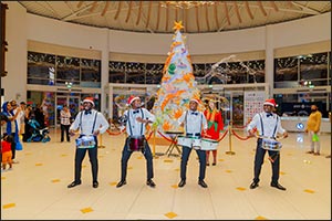 Dive Into Dubai's Freshest Seafood Festival  at the Waterfront Market