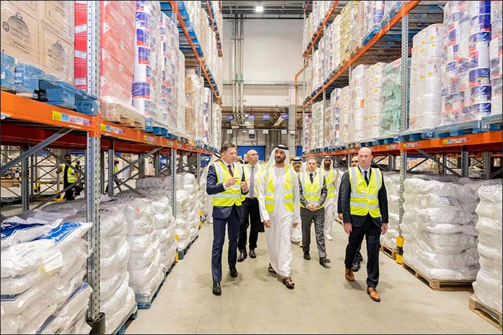 Minister of Economy and Tourism inspects food supply and procurement operations at Carrefour distribution centre