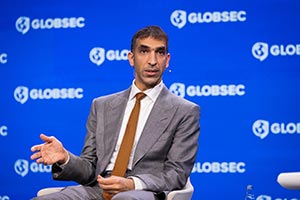 HE Al Zeyoudi Addresses Global Leaders at The Ripple Effect Panel in Prague on Trade, Supply Chain Resilience and the Economic Consequences of the Gul ...