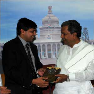 Indo arab chamber delegation meets the Chief Minister of Karnataka