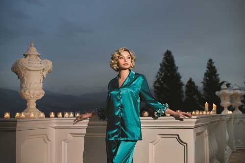 Nayomi's Isabella collection takes opulent glamour to a whole new level!