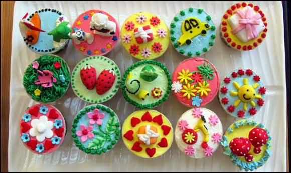 Fun Interactive Kids Cupcake Decorating Session at Ramadan Night Market