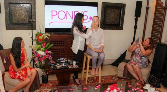 New Pond's Flawless White� Whitening Expert BB+ Cream provides the best with facecare and cosmetic benefits