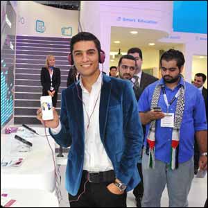 du connects Mohammed Assaf with fans at GITEX 2013