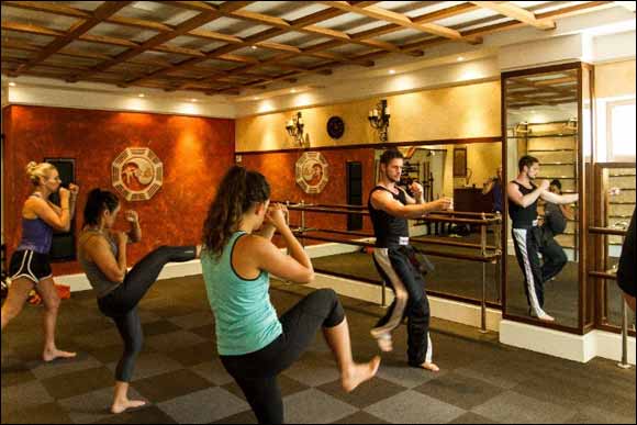 Train yourself and teach Kick Fitness