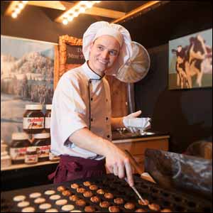 Popular Sweet Snacks From Holland Return To Global Village