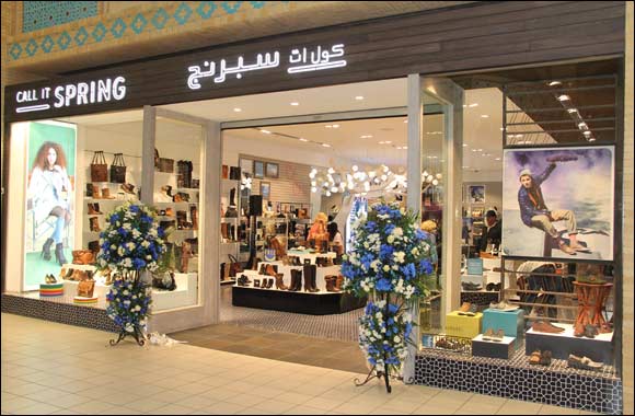 CALL IT SPRINGS : Destination space camp