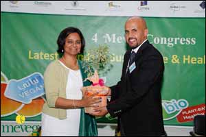 MEVEG and MENOPE together promote a healthier lifestyle through MEVEG Congress 2013.