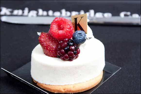 Knightsbridge London Caf� � Valentine's Day special